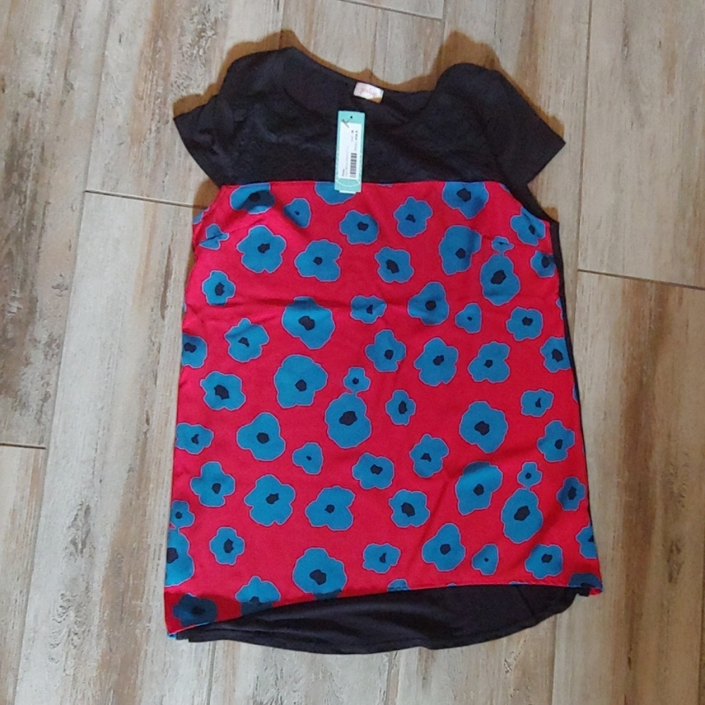 Cap sleeve floral blouse